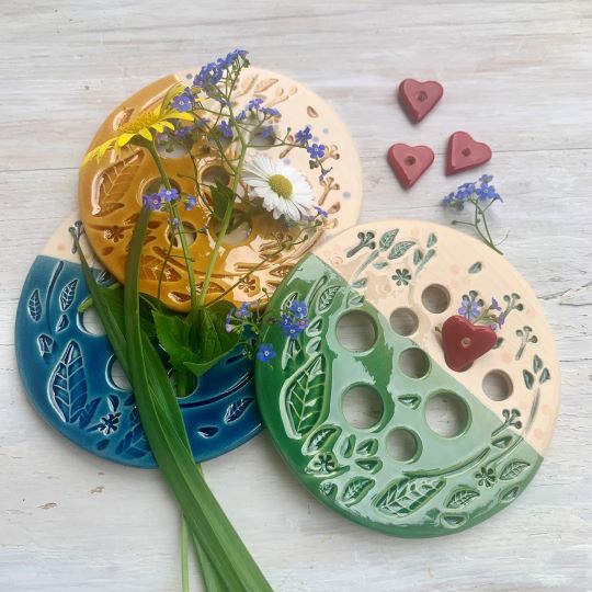 vrágok vázába rendezéséhez, kerámia korongok leveles mintával