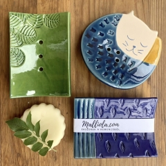 Kék, zöld levélmintás kerámia szappantartók