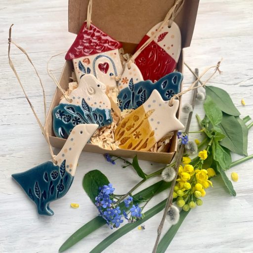 Színpompás díszek csomagban