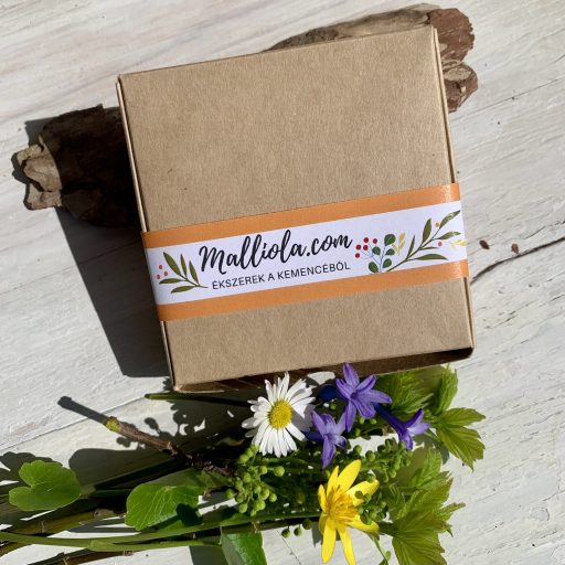 Színpompás díszek csomagban