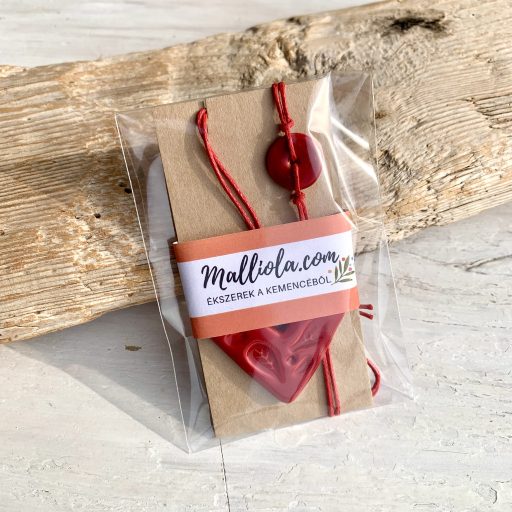 Piros, kerámia szív dísz és egy kedves petty kerámia karkötő egy csomagban, személyes ajándéknak 