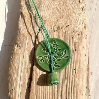 Súgó-búgó nyaklánc