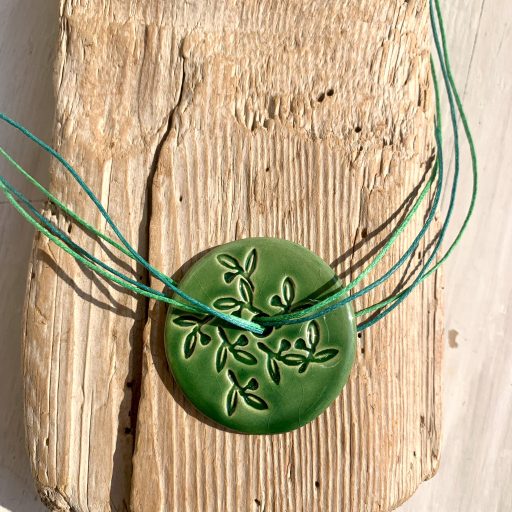 Súgó-búgó nyaklánc