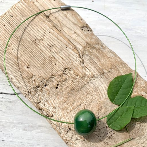 CAPRICIOUS GREEN BALL necklace