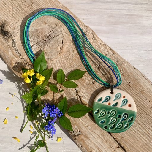 fluttering leaves necklace