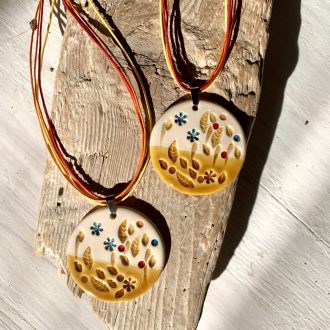 Small garden necklace