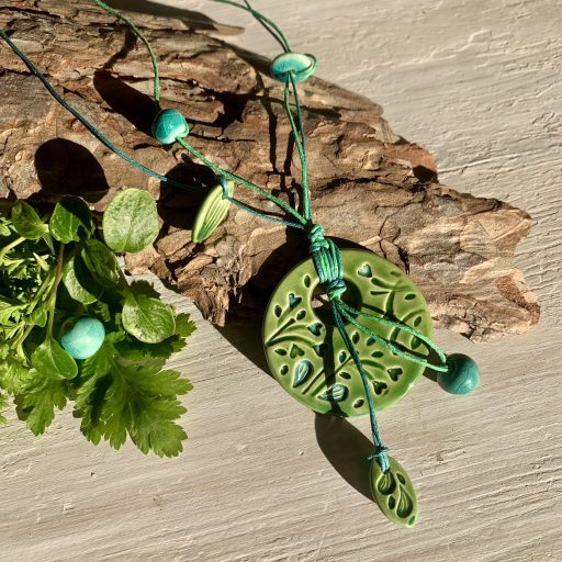 Golden core necklace