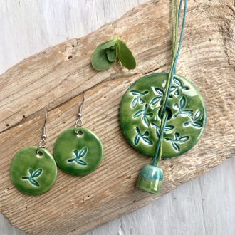Branchy, knotty, leafy